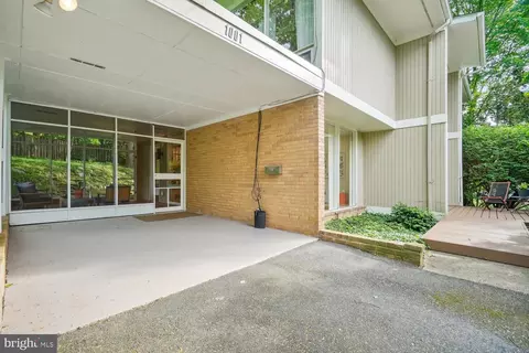 Exterior - 1001 La Grande Rd, Silver Spring, MD 20903 photo 9 of 9
