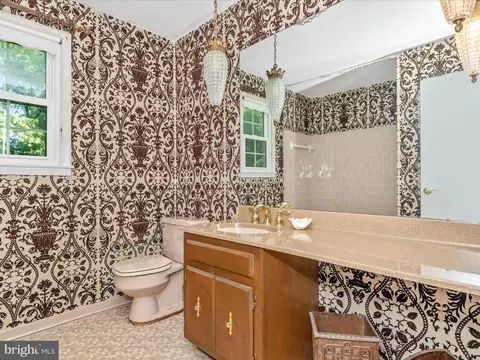 Bath - 14124 Sturtevant Rd, Silver Spring, MD 20905 photo 5 of 6