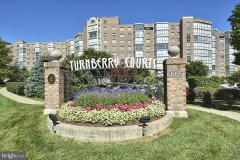 3005 S Leisure World Blvd #815, Silver Spring, MD 20906