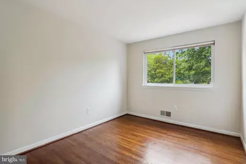300 Lamberton Dr, Silver Spring, MD 20902 photo 21