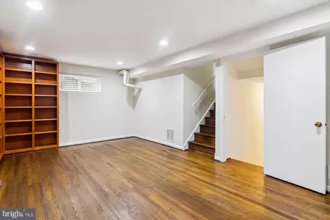 300 Lamberton Dr, Silver Spring, MD 20902 photo 38