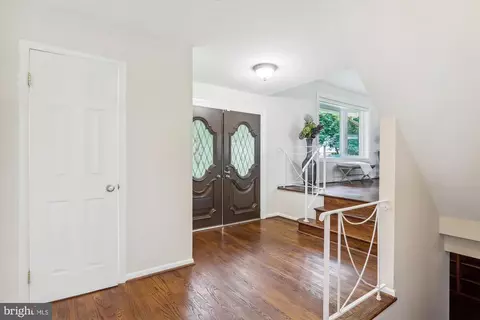 300 Lamberton Dr, Silver Spring, MD 20902 photo 4