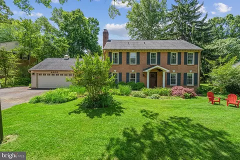 4608 Flower Valley Dr, Rockville, MD 20853