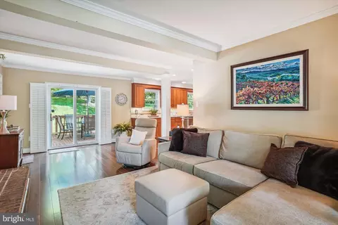 Living - 924 Pointer Ridge Dr, Gaithersburg, MD 20878 photo 4 of 5