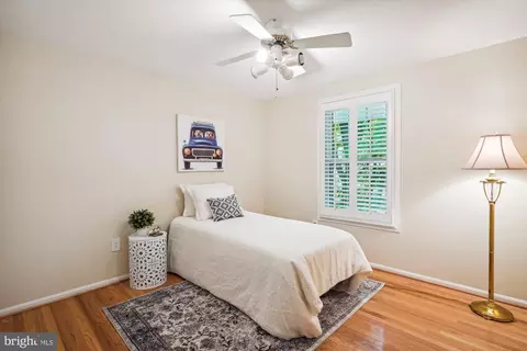 Bedroom - 924 Pointer Ridge Dr, Gaithersburg, MD 20878 photo 10 of 11