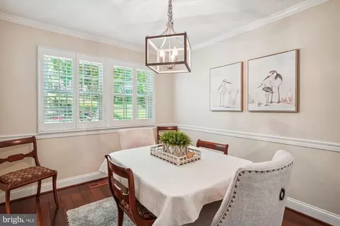 Dining - 924 Pointer Ridge Dr, Gaithersburg, MD 20878 photo 2 of 2