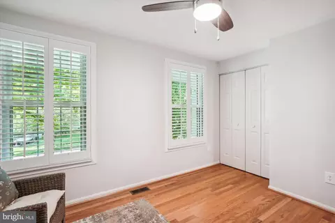 Bedroom - 924 Pointer Ridge Dr, Gaithersburg, MD 20878 photo 9 of 11