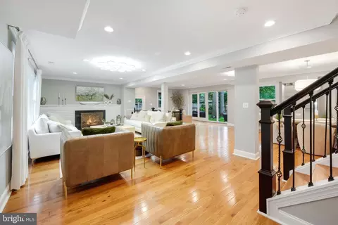10301 Lariston Ln, Silver Spring, MD 20903 photo 5