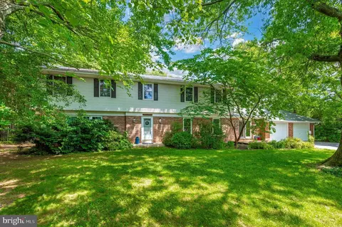 28313 Honeysuckle Dr, Damascus, MD 20872