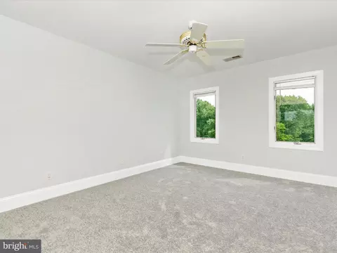 Bedroom - 17400 Ryefield Ct, Dickerson, MD 20842 photo 5 of 7