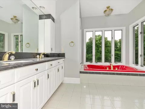 Bath - 17400 Ryefield Ct, Dickerson, MD 20842 photo 1 of 5