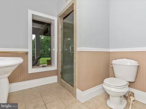Bath - 17400 Ryefield Ct, Dickerson, MD 20842 photo 5 of 5