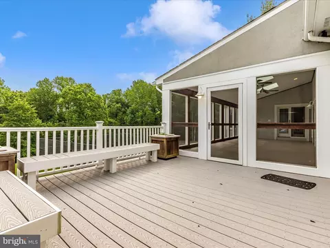 Exterior - 17400 Ryefield Ct, Dickerson, MD 20842 photo 13 of 16