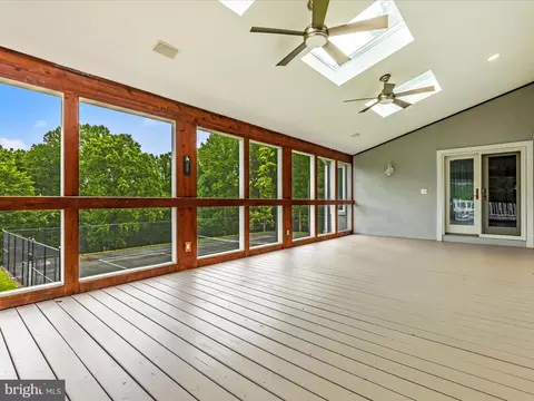Exterior - 17400 Ryefield Ct, Dickerson, MD 20842 photo 9 of 16