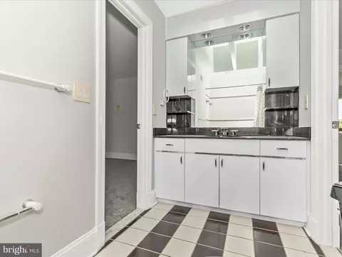 Bath - 17400 Ryefield Ct, Dickerson, MD 20842 photo 3 of 5