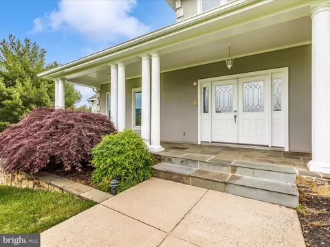 Exterior - 17400 Ryefield Ct, Dickerson, MD 20842 photo 4 of 16