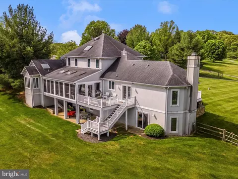 Exterior - 17400 Ryefield Ct, Dickerson, MD 20842 photo 16 of 16