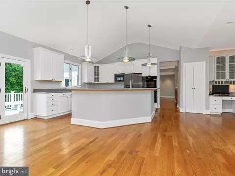 Kitchen - 17400 Ryefield Ct, Dickerson, MD 20842 photo 1 of 5