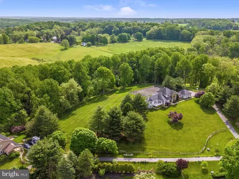 View/Area - 17400 Ryefield Ct, Dickerson, MD 20842 photo 5 of 6