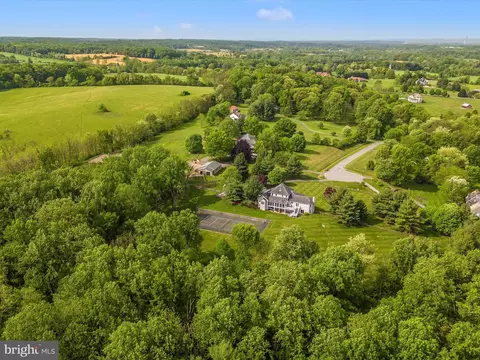 View/Area - 17400 Ryefield Ct, Dickerson, MD 20842 photo 4 of 6