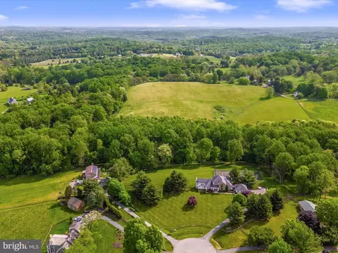 View/Area - 17400 Ryefield Ct, Dickerson, MD 20842 photo 3 of 6