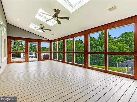 Exterior - 17400 Ryefield Ct, Dickerson, MD 20842 photo 10 of 16