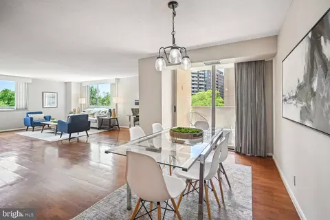 4601 N Park Ave #319U, Chevy Chase, MD 20815