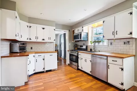 Kitchen - 12 E Granville Dr, Silver Spring, MD 20901 photo 2 of 5