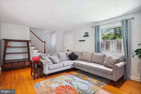 Living - 12 E Granville Dr, Silver Spring, MD 20901 photo 2 of 5
