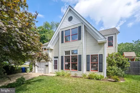 3601 Kenilworth Dr, Chevy Chase, MD 20815