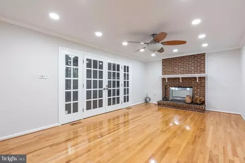 Living - 13219 Rippling Brook Dr, Silver Spring, MD 20906 photo 3 of 4