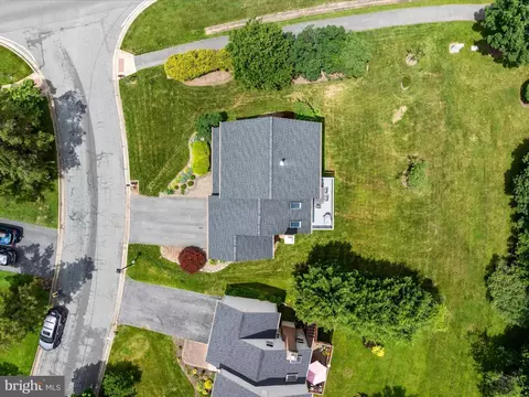 View/Area - 17335 Buehler Rd, Olney, MD 20832 photo 1 of 13