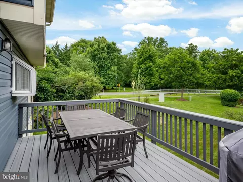 Exterior - 17335 Buehler Rd, Olney, MD 20832 photo 6 of 16
