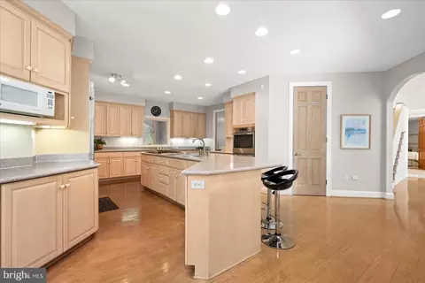 Kitchen - 2108 Sahalea Ter, Silver Spring, MD 20905 photo 3 of 6