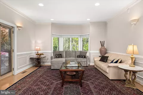Living - 2108 Sahalea Ter, Silver Spring, MD 20905 photo 3 of 6