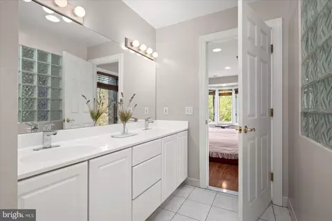 Bath - 2108 Sahalea Ter, Silver Spring, MD 20905 photo 9 of 12