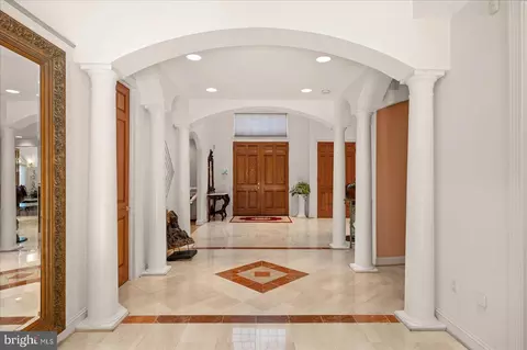 Entry Way - 2108 Sahalea Ter, Silver Spring, MD 20905 photo 2 of 12