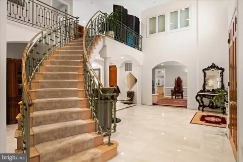 Entry Way - 2108 Sahalea Ter, Silver Spring, MD 20905 photo 4 of 12