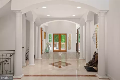 Entry Way - 2108 Sahalea Ter, Silver Spring, MD 20905 photo 1 of 12
