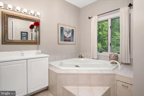 Bath - 2108 Sahalea Ter, Silver Spring, MD 20905 photo 1 of 12