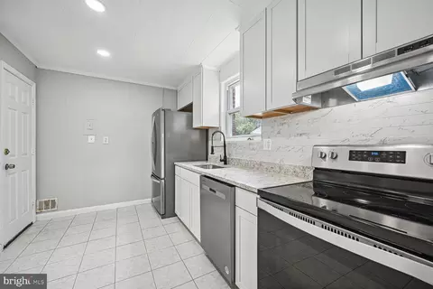 12806 Atherton Dr, Silver Spring, MD 20906 photo 8
