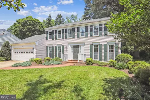 9117 Willow Pond Ln, Potomac, MD 20854