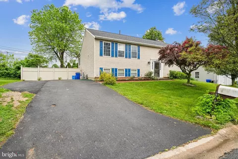 19549 Ridge Heights Dr, Gaithersburg, MD 20879