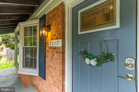 Entry Way - 8317 Tuckerman Ln, Potomac, MD 20854 photo 1 of 2