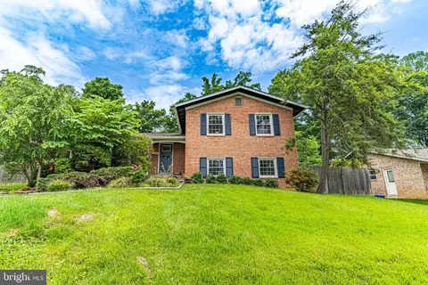 8317 Tuckerman Ln, Potomac, MD 20854