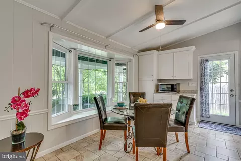 Dining - 8317 Tuckerman Ln, Potomac, MD 20854 photo 3 of 4