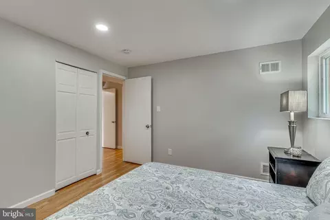 Bedroom - 8317 Tuckerman Ln, Potomac, MD 20854 photo 4 of 10
