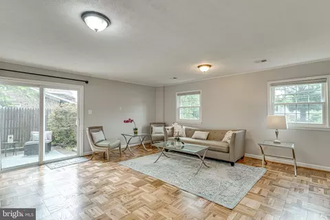 Living - 8317 Tuckerman Ln, Potomac, MD 20854 photo 3 of 5
