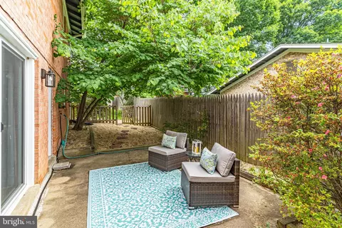 Exterior - 8317 Tuckerman Ln, Potomac, MD 20854 photo 6 of 7