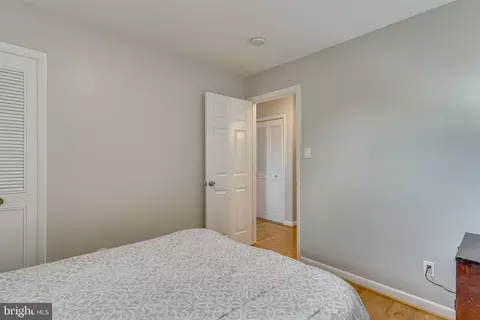Bedroom - 8317 Tuckerman Ln, Potomac, MD 20854 photo 8 of 10